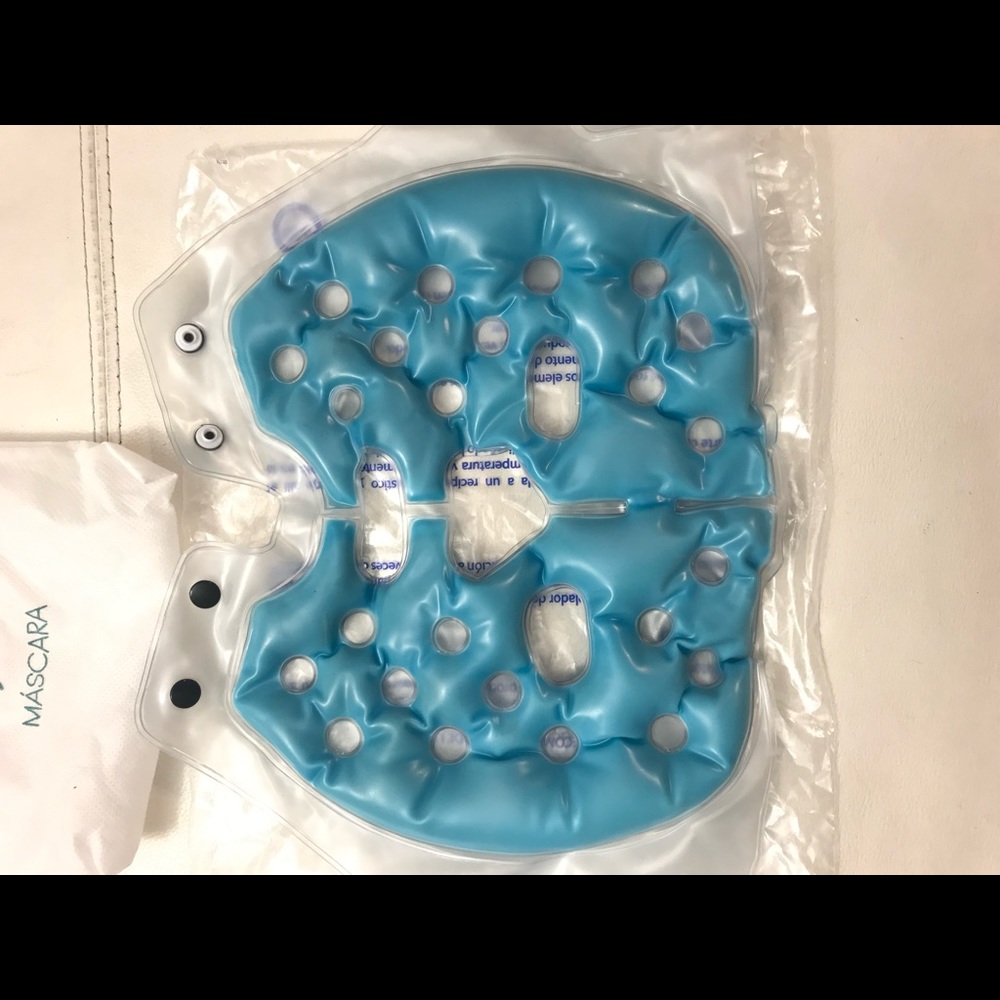Silicone face mask compress for face lift procedur